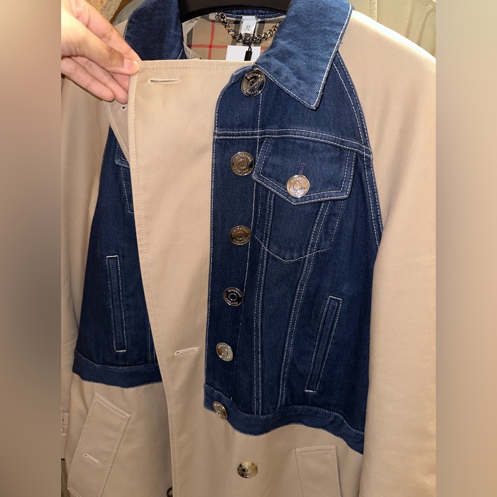 Burberry SS21’ Runway Trench Coat with Denim Detail - Picture 11 of 15